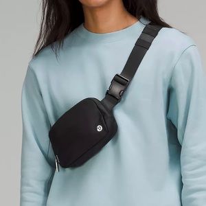 Lululemon Everywhere Belt Bag